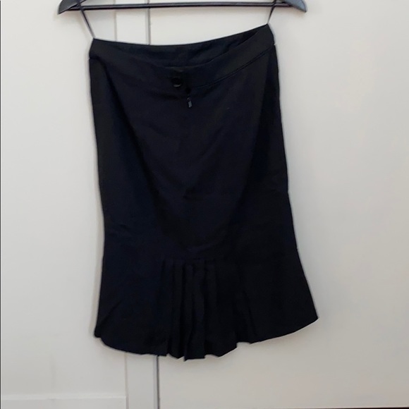Pencil skirt with ruffle - Picture 2 of 3